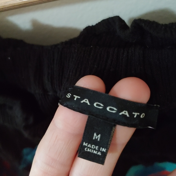 Embroidered off the shoulder mini dress - Picture 4 of 5